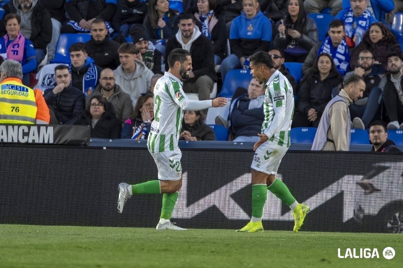 西甲豪门夜战，精彩进球与战术调整引人入胜