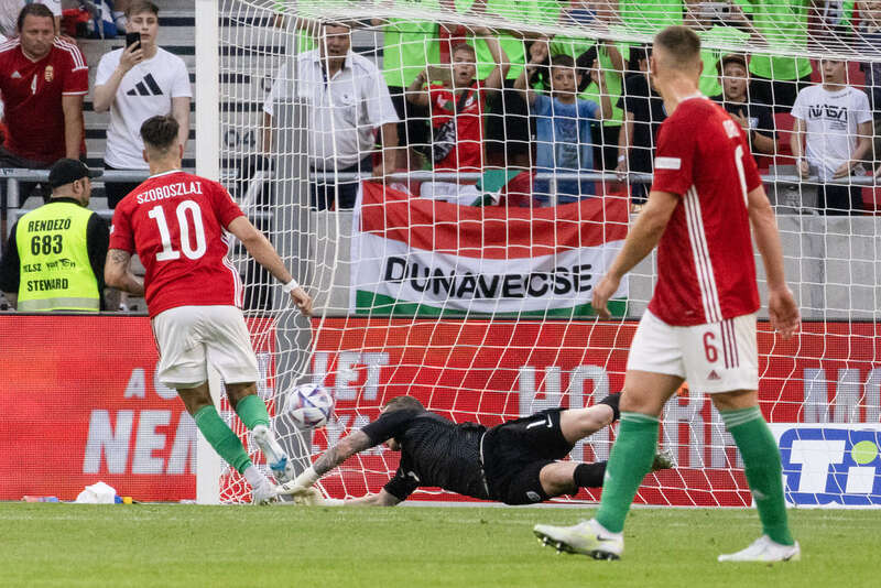 米兰体育入口-球场抗议：球员与裁判的精彩交锋的简单介绍