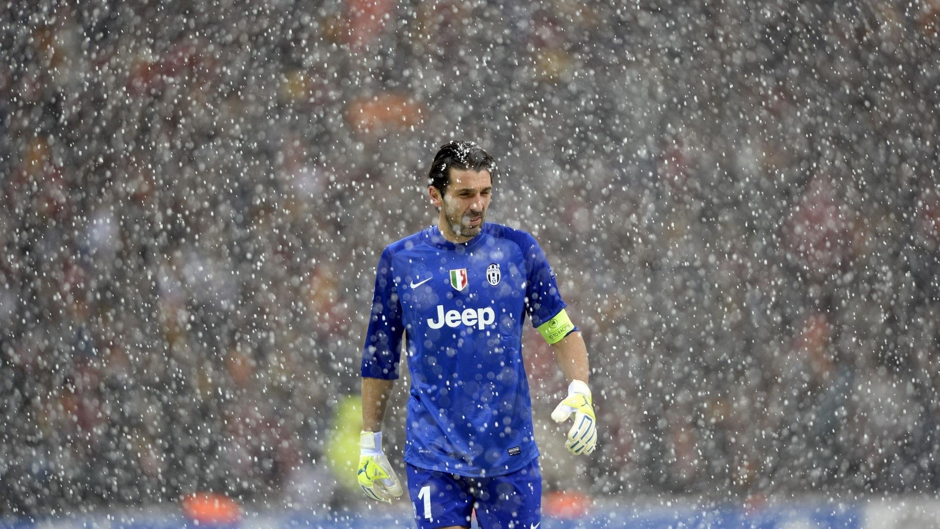 塞内加尔守门员扑球滑出三米,全场爆笑,塞内加尔摔跤手